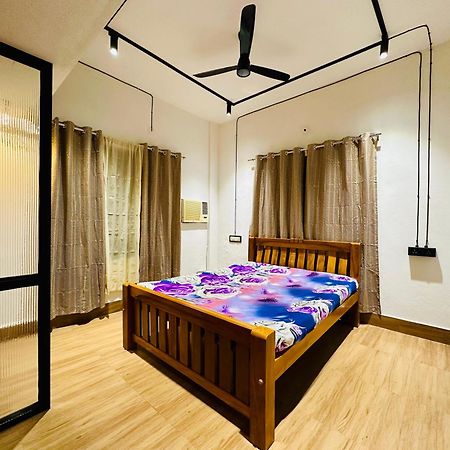 Neat Ac Room Near Someshwar Beach มังคาลอร์ ภายนอก รูปภาพ